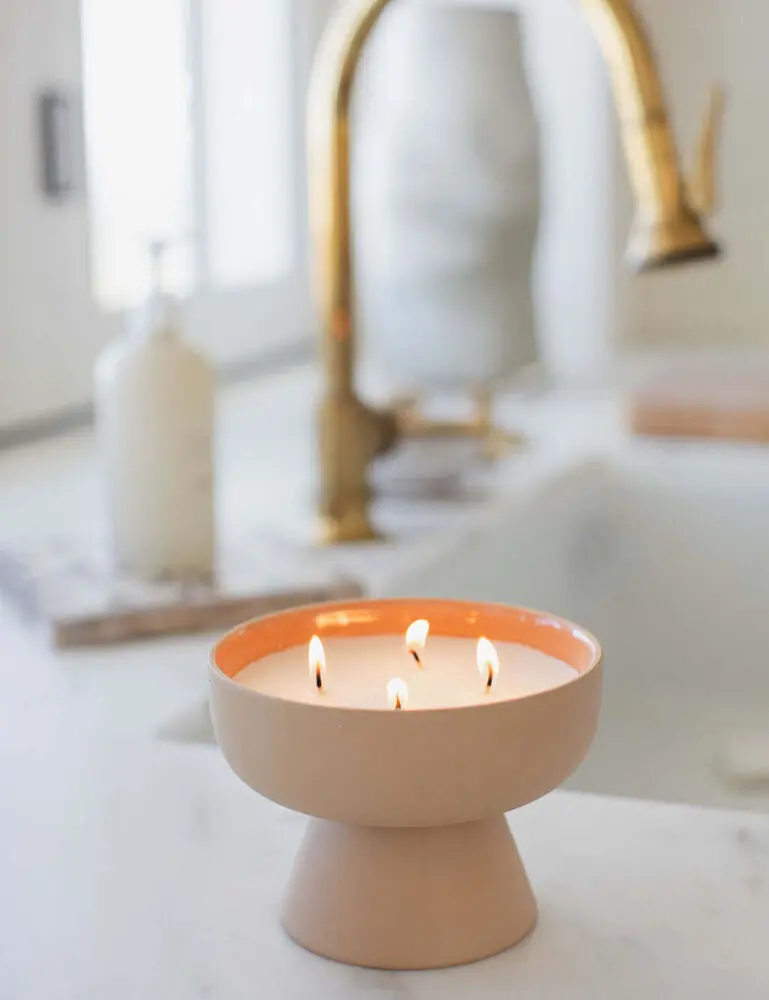 Guava Mango 12 Oz Scented Candle - Image 2