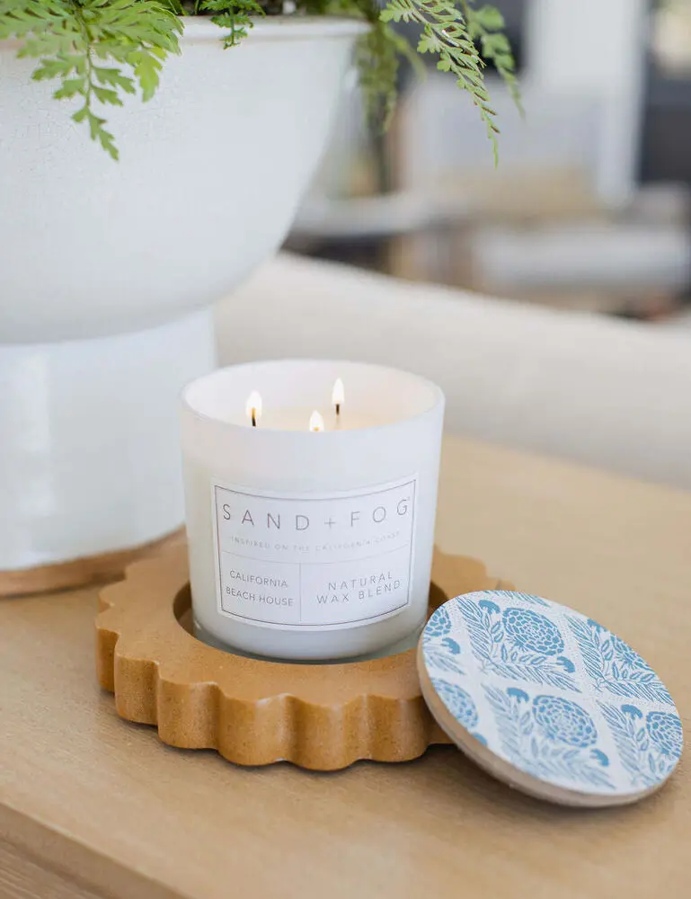 California Beach House 21 Oz Scented Candle - Image 2