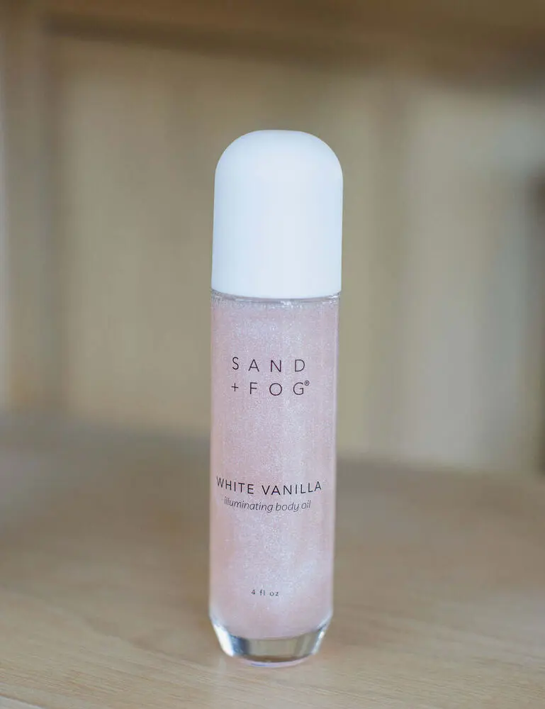 White Vanilla 4 Oz Illuminating Body Oil - Image 4