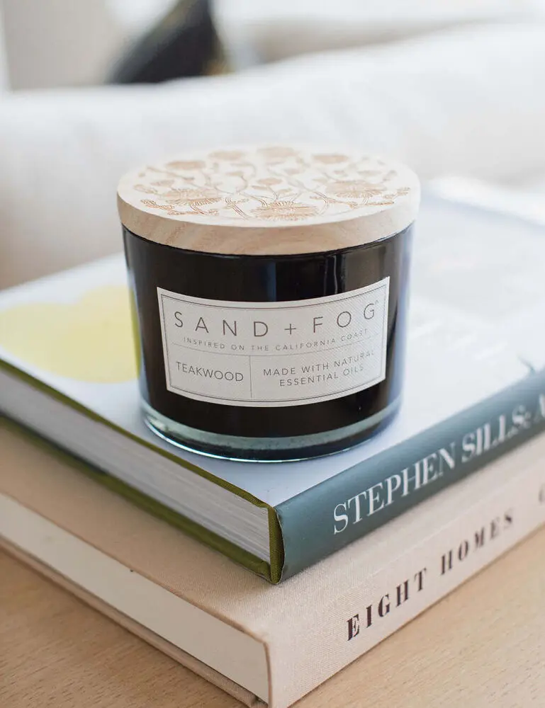 Teakwood 12 Oz Scented Candle - Image 5
