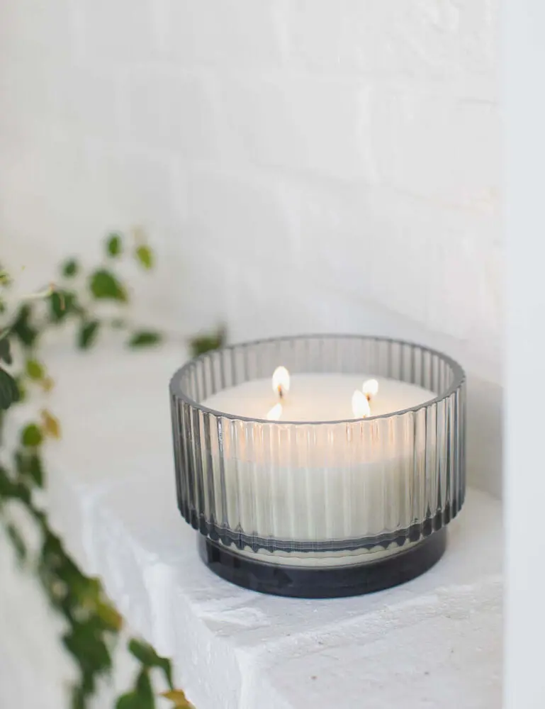 Cedar & Lavender 25 Oz Scented Candle - Image 2