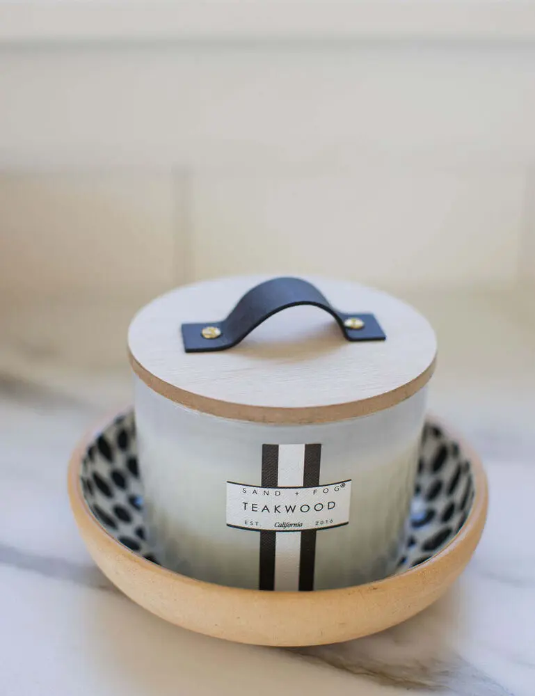 Teakwood 12 Oz Scented Candle - Image 4