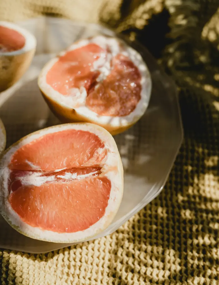 Golden Grapefruit 12 Oz Scented Candle - Image 2